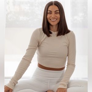 1 Day Left to Ship! 
🧘‍♀️The Pilates Class Chill Longsleeve Crop